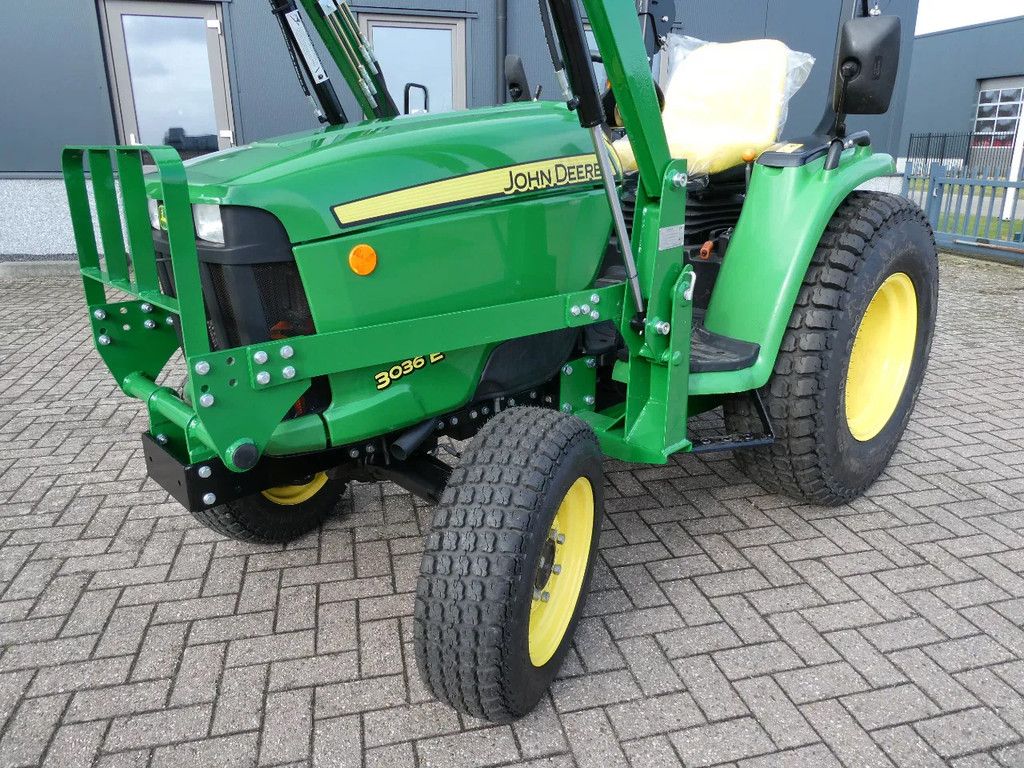 John Deere 3036E 4wd HST / 0520 Draaiuren / Voorlader