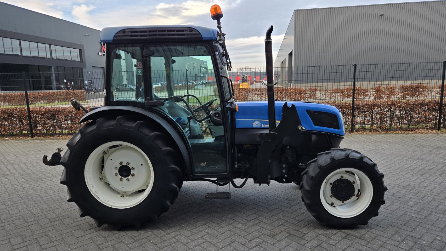 New Holland T4050F