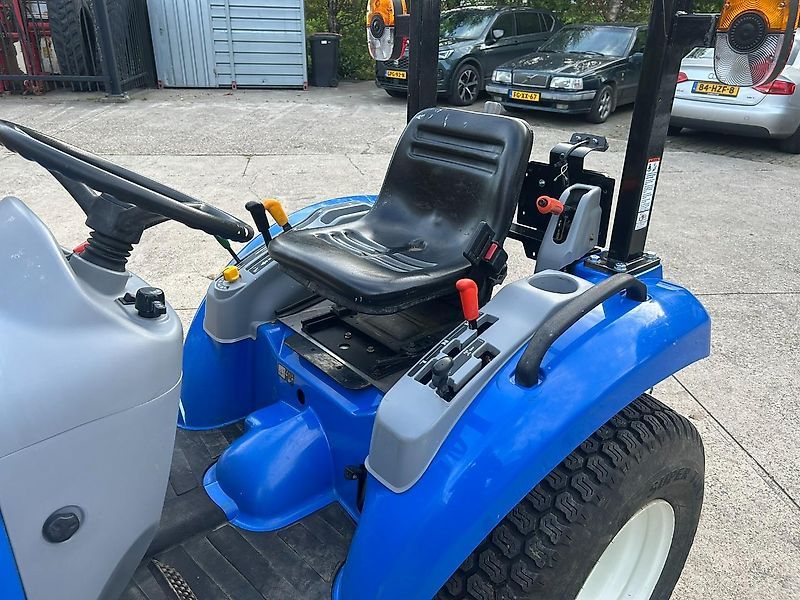 New Holland Boomer 25 HST