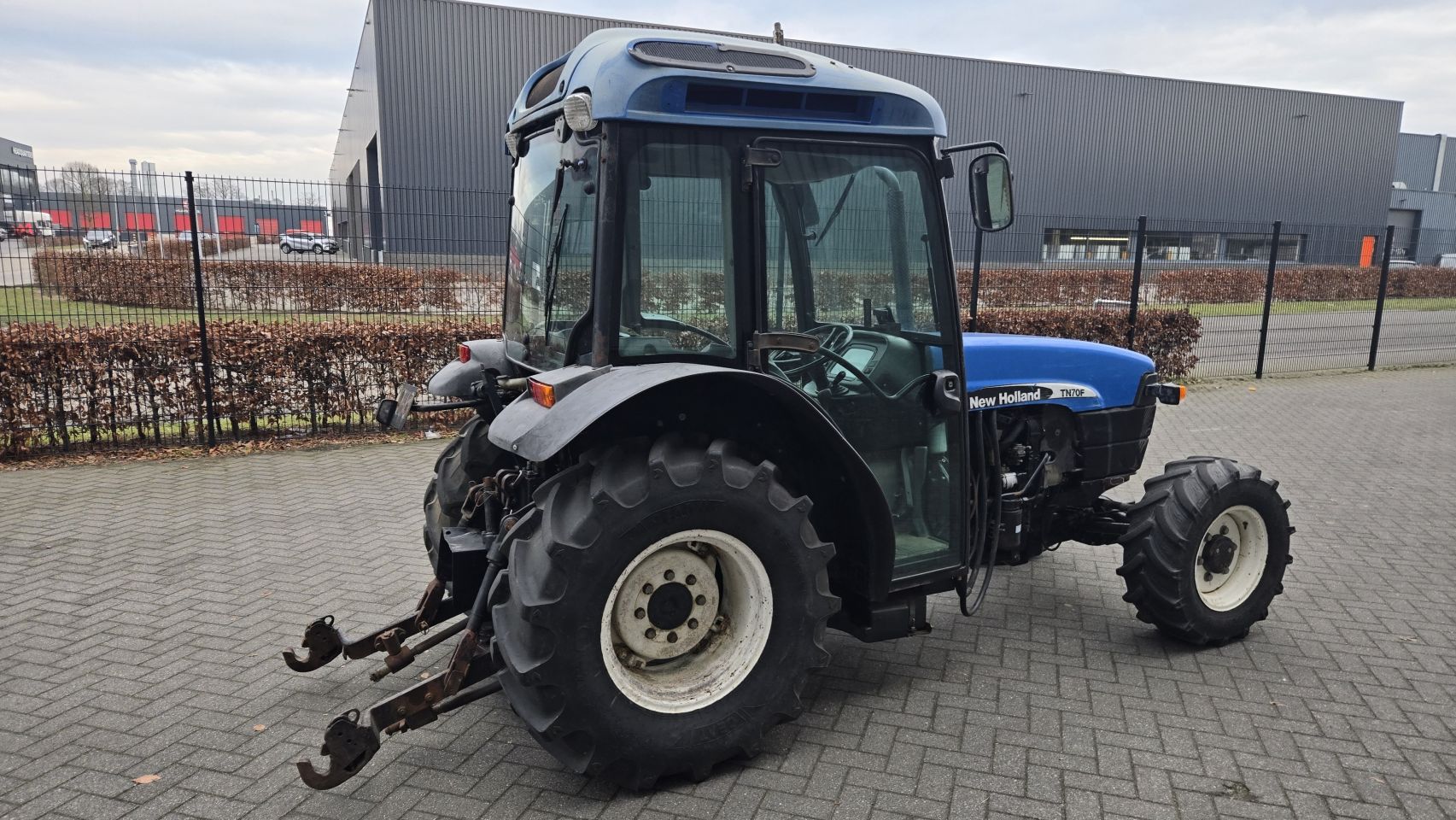 New Holland TN70F
