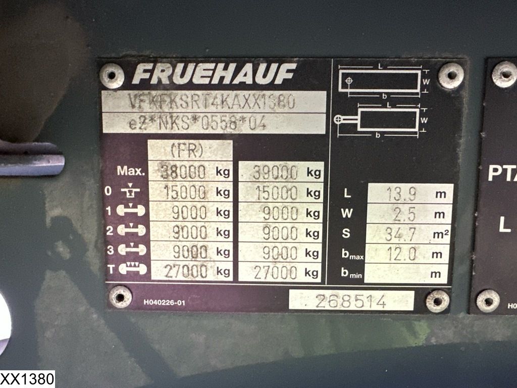 Fruehauf Tautliner Lift axle