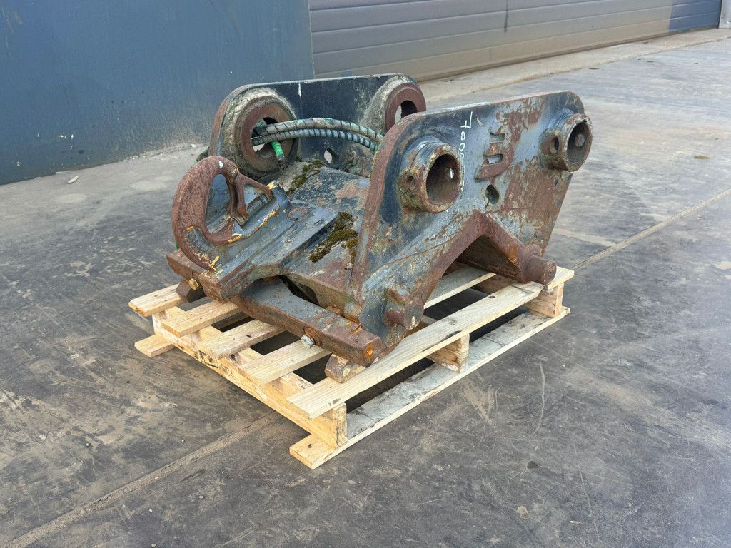 Hydraulic quick coupler CW30 excavator