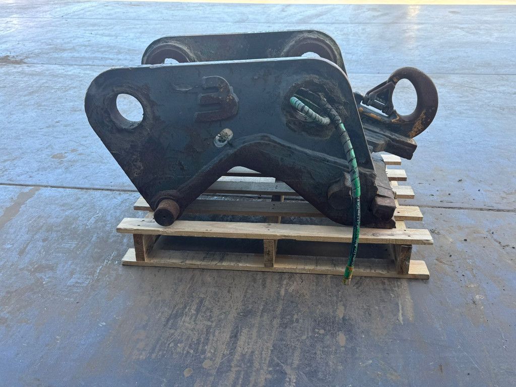 Hydraulic quick coupler CW30 excavator