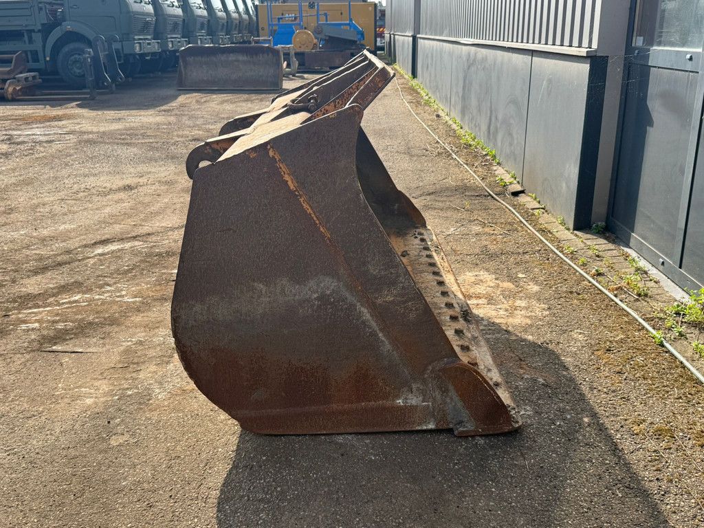 Unknown WG-2500 Volvo small