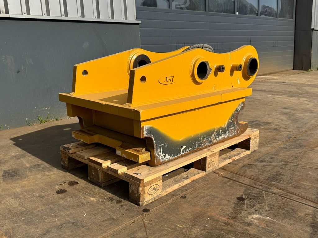 Caterpillar 352 Quick Coupler