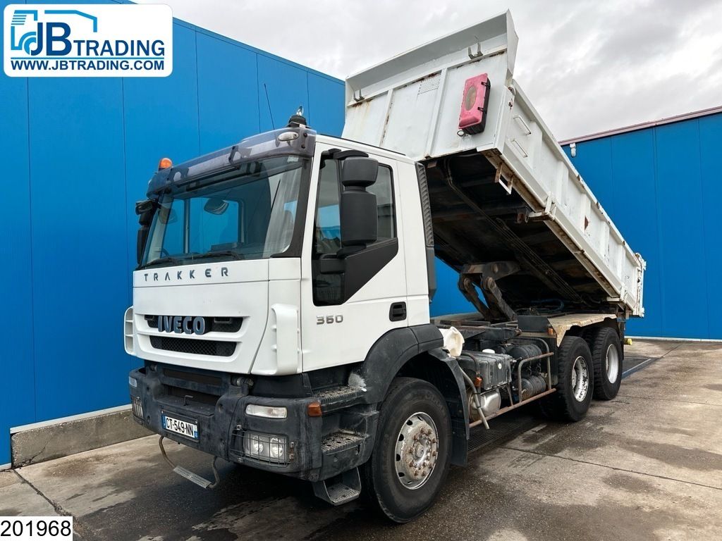 Iveco Trakker 360 6x4, Leaf spring suspension