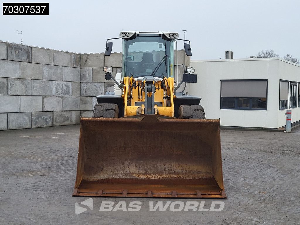 Liebherr 538 L538 Quick Coupler - Bucket + Forks