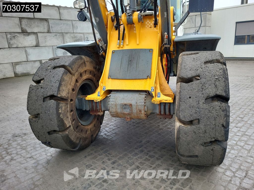 Liebherr 538 L538 Quick Coupler - Bucket + Forks