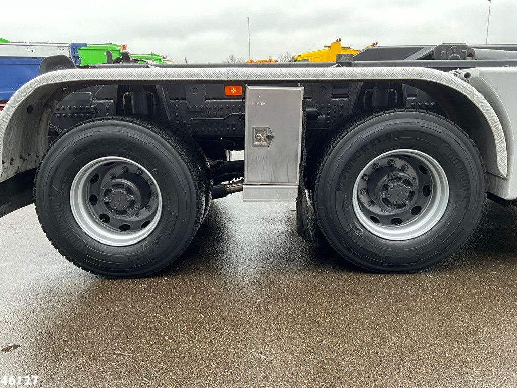 Volvo FMX 460 Euro 6 AJK 30 Ton haakarmsysteem + Container 16m³ met HMF 16 Tonmeter Z-kraan