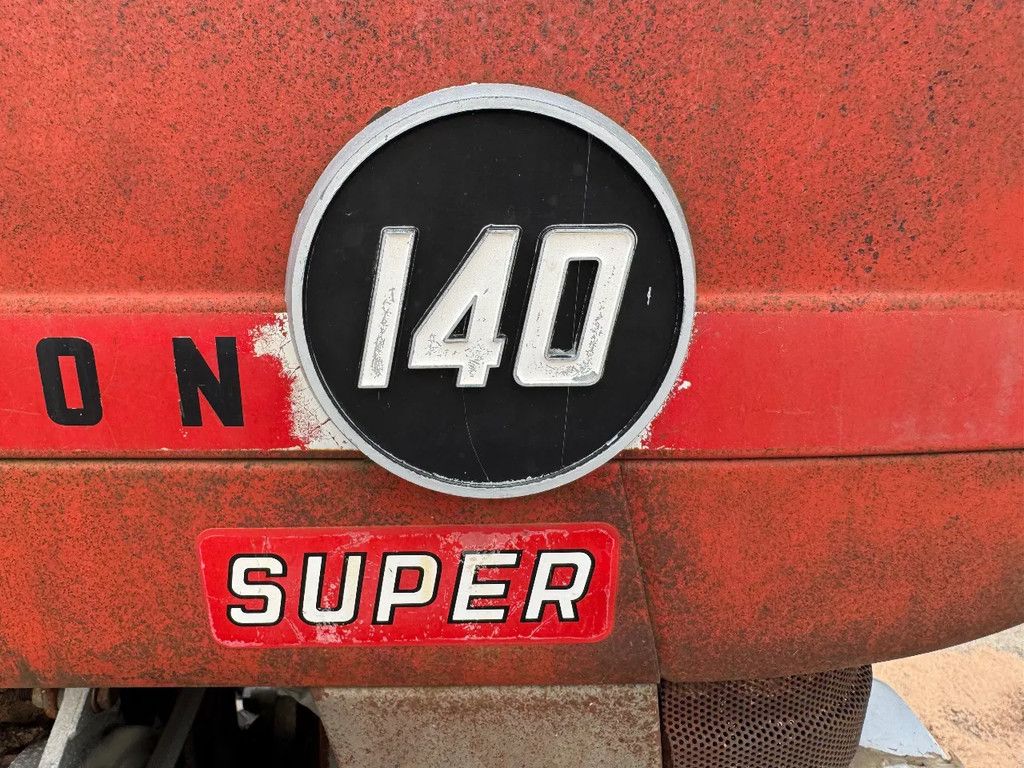 Massey Ferguson 140