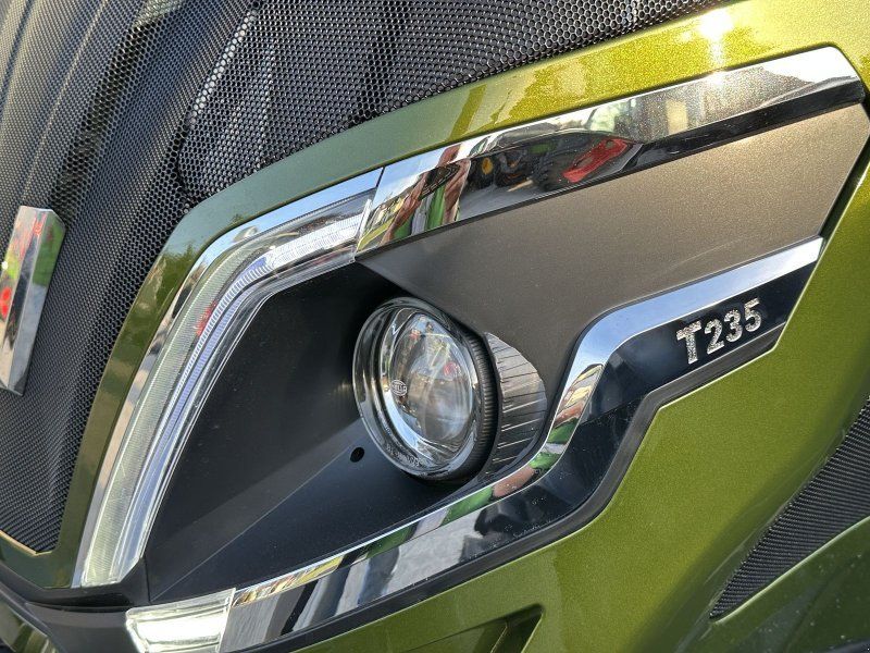 Valtra T235 Direct mit Forstkabine u. Rüfa