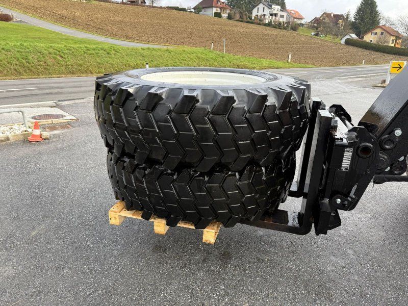 Nokian 13.4-34  8Loch