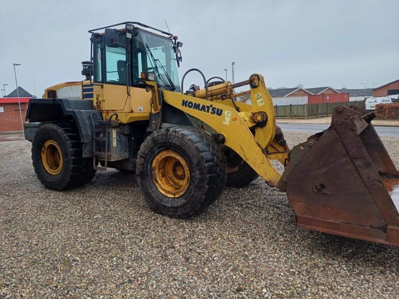 Komatsu WA 320