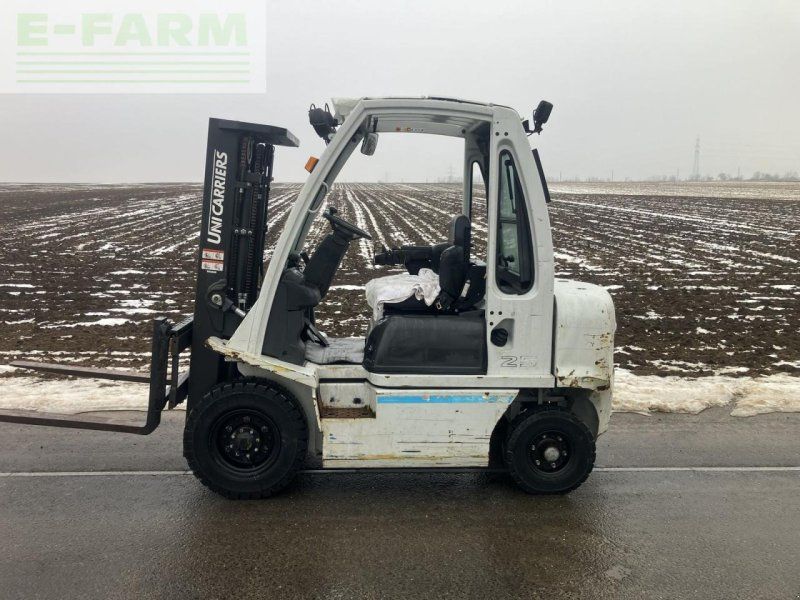 Nissan dieselstapler 2,5t triplexmast seitenschu