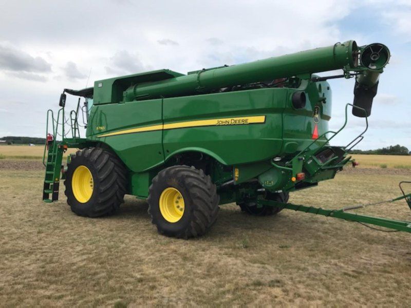 John Deere S790