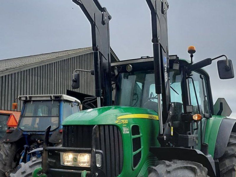 John Deere 7530 Præmium Plus Auto Quard med Trima frontlæsser og frontlift