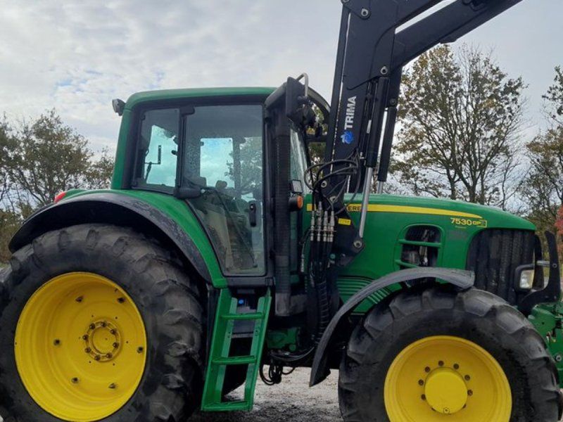 John Deere 7530 Præmium Plus Auto Quard med Trima frontlæsser og frontlift