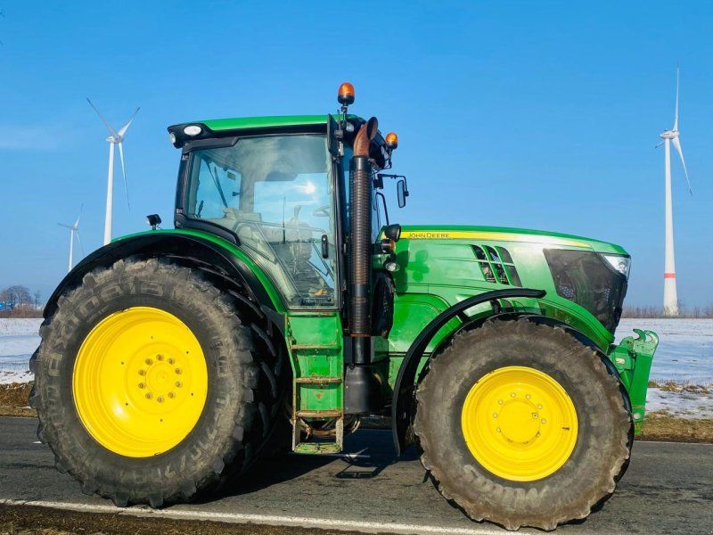 John Deere 6210R