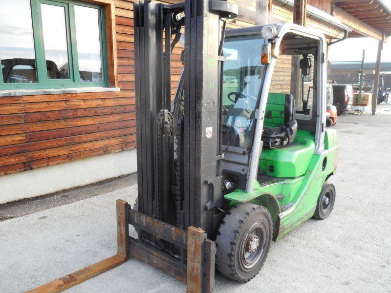 Cesab M325D ( Toyota ) Tripl + SS + 4. Kreis