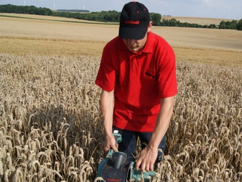 Minibatt plus Handmähdrescher