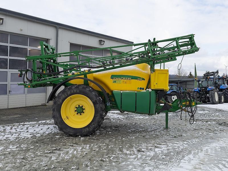 John Deere 732