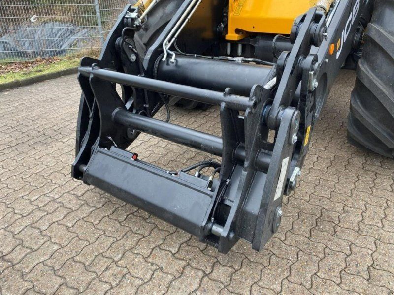 JCB 437 HT FARM MASTER