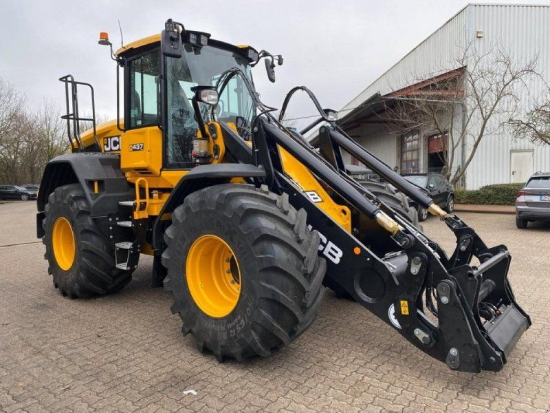 JCB 437 HT FARM MASTER