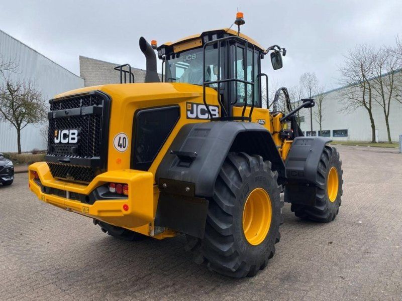 JCB 437 HT FARM MASTER