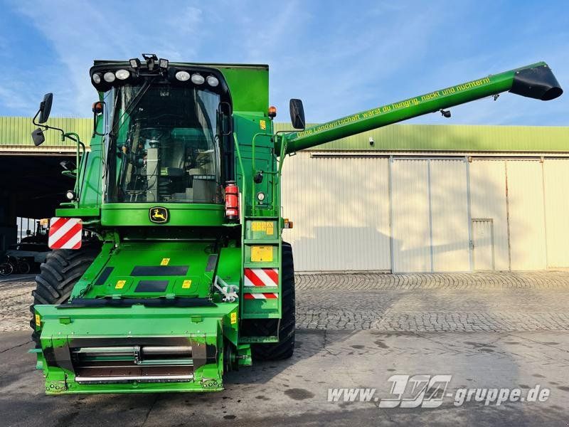 John Deere C670