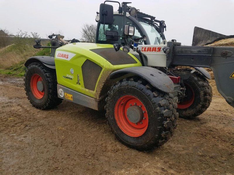 Claas Scorpion 7050