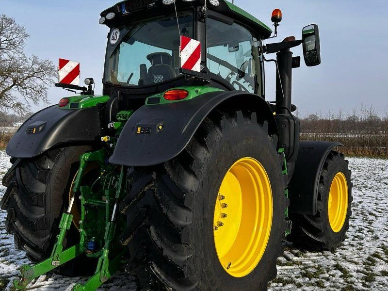 John Deere 6R 230