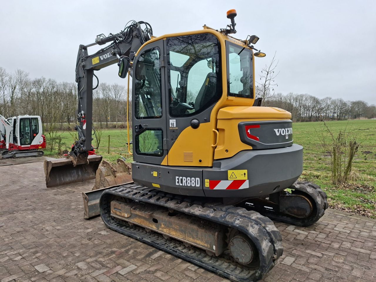 Volvo ECR88D | bj 2017 | 3907uur | Stelgiek Kantelstuk