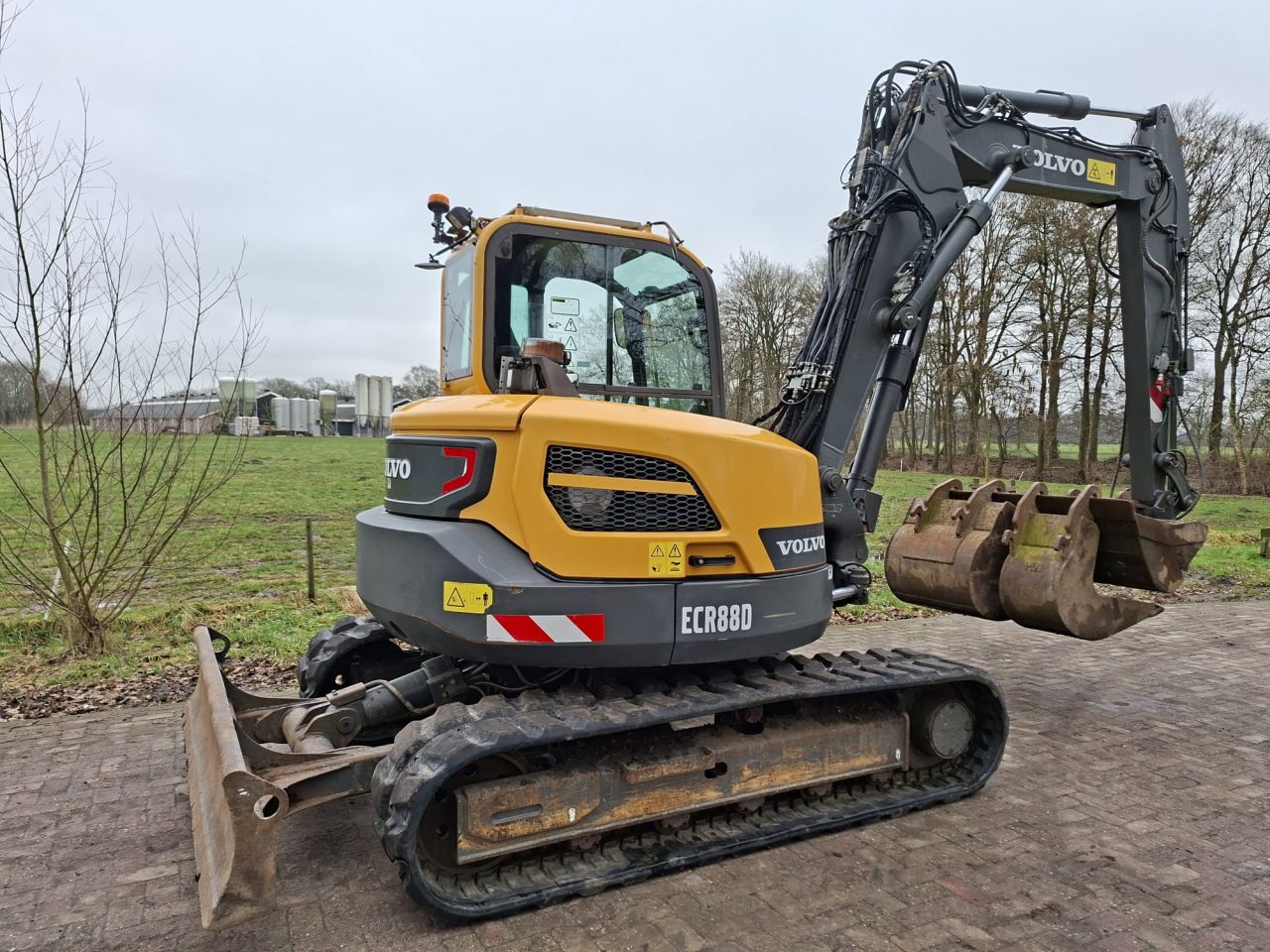 Volvo ECR88D | bj 2017 | 3907uur | Stelgiek Kantelstuk