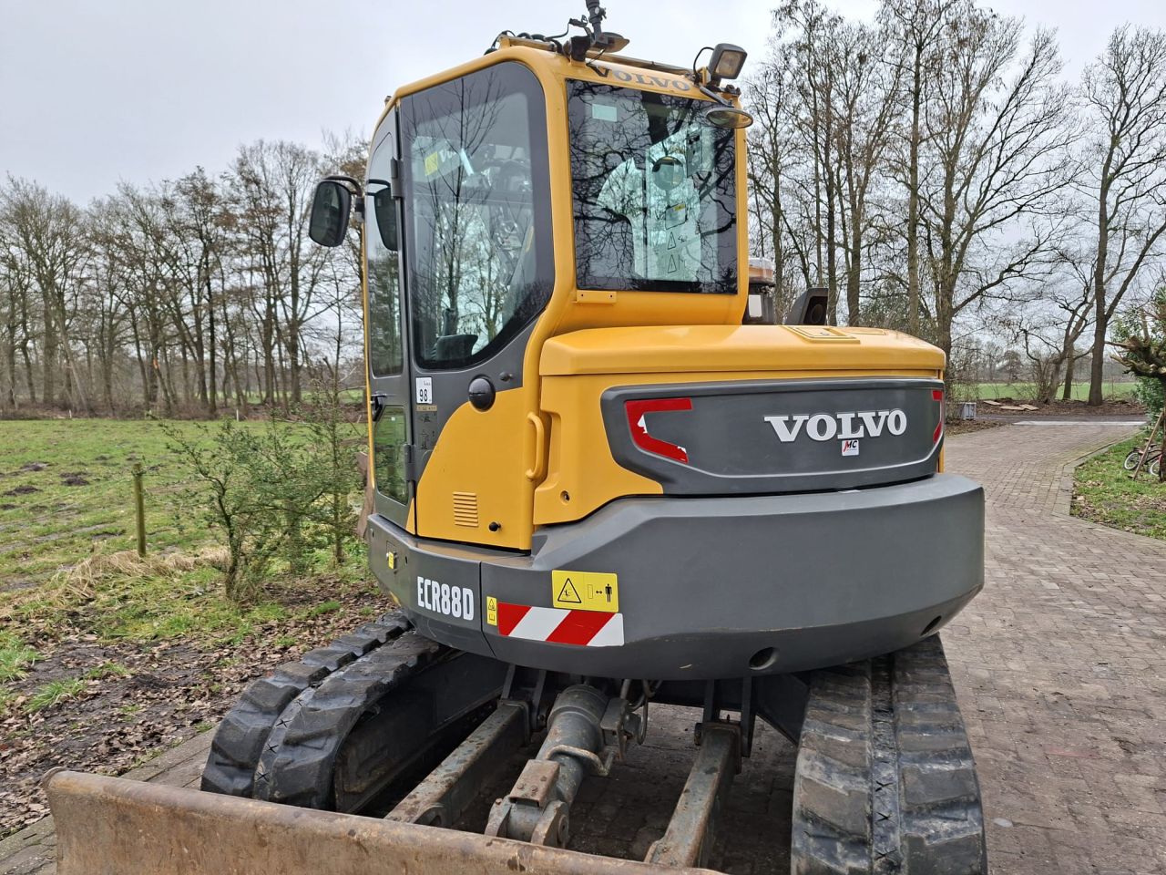 Volvo ECR88D | bj 2017 | 3907uur | Stelgiek Kantelstuk