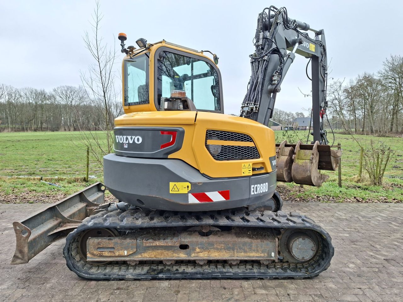 Volvo ECR88D | bj 2017 | 3907uur | Stelgiek Kantelstuk