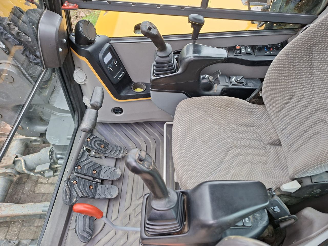 Volvo ECR88D | bj 2017 | 3907uur | Stelgiek Kantelstuk