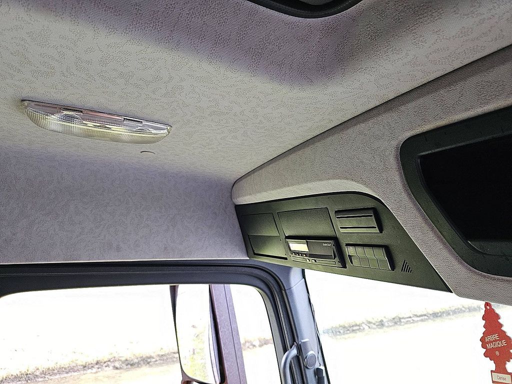 MERCEDES-BENZ ANTOS 1830 folding taillift