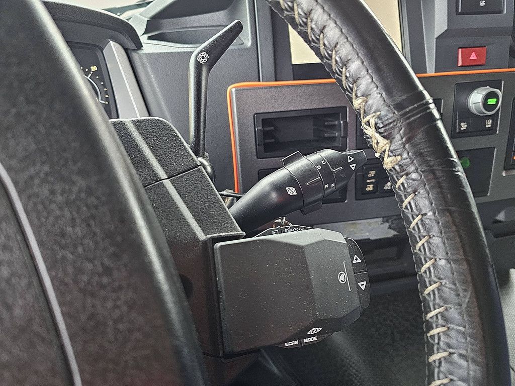 RENAULT T 460 6x2 steer combi