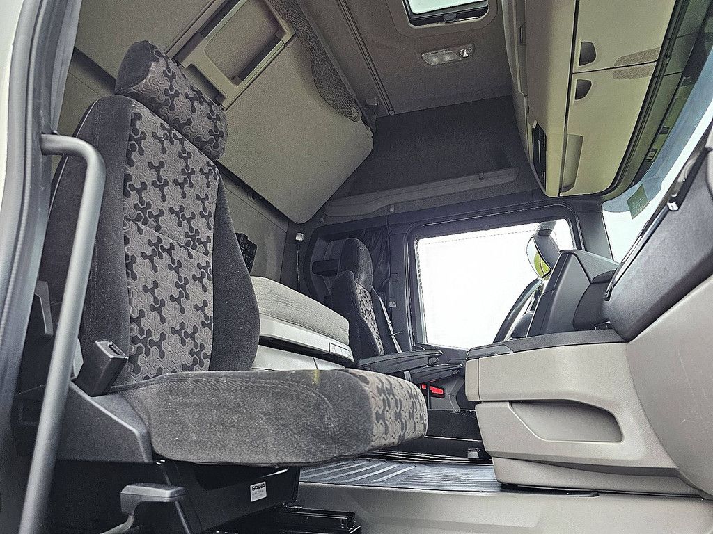 SCANIA R450 6x2*4