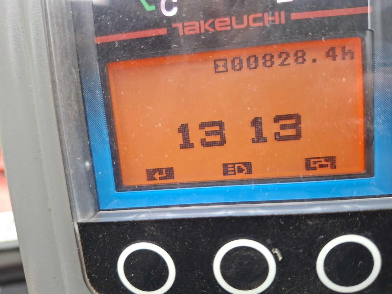 Takeuchi TB216 | bj2022 | 828uur | 3 bakken