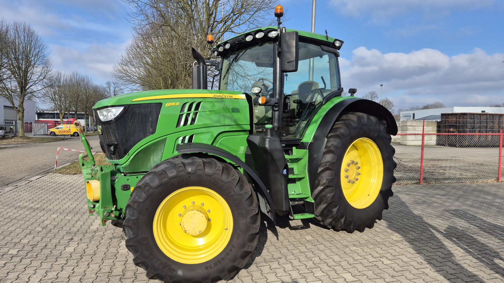 JOHN DEERE 6195R AP 40, Lucht, Fronthef PTO, AT-Ready