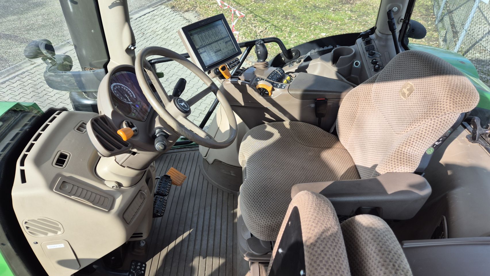 JOHN DEERE 6195R AP 40, Lucht, Fronthef PTO, AT-Ready