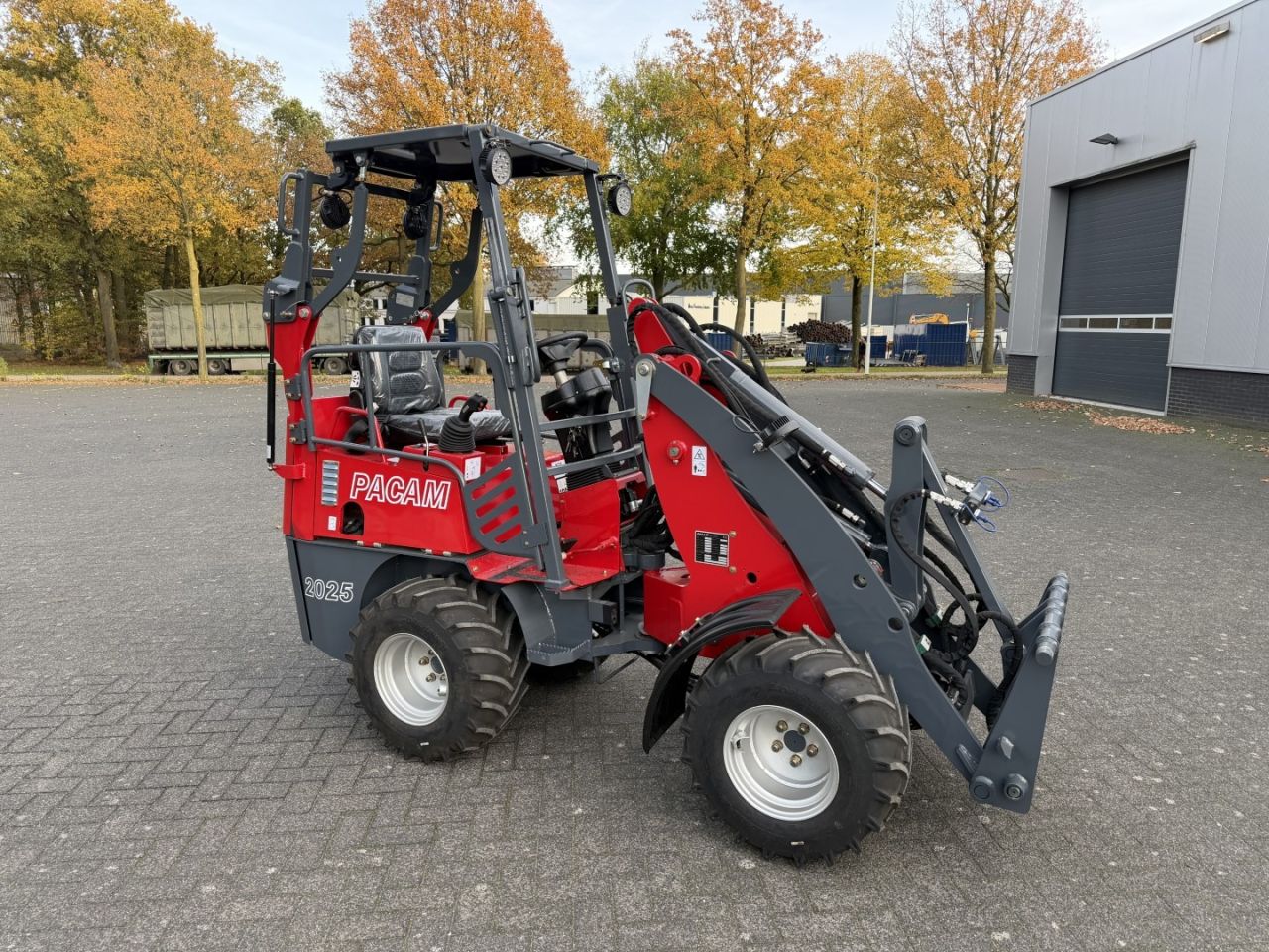 PACAM 2025 Mini-loader.