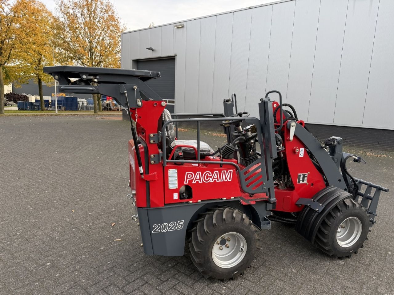 PACAM 2025 Mini-loader.