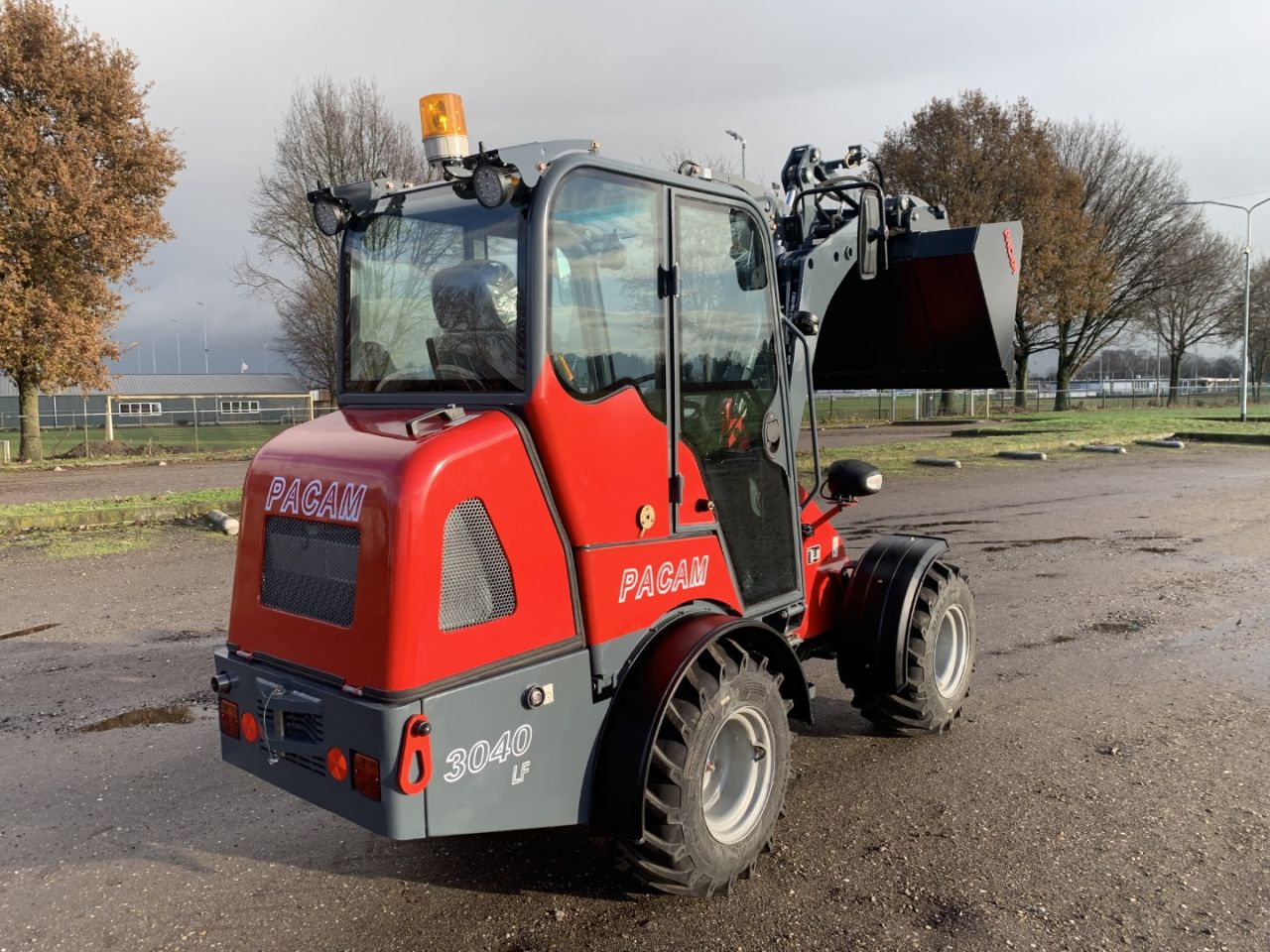 PACAM 3040LF Mini-loader.