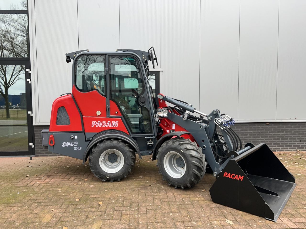 PACAM 3040LF Mini-loader.