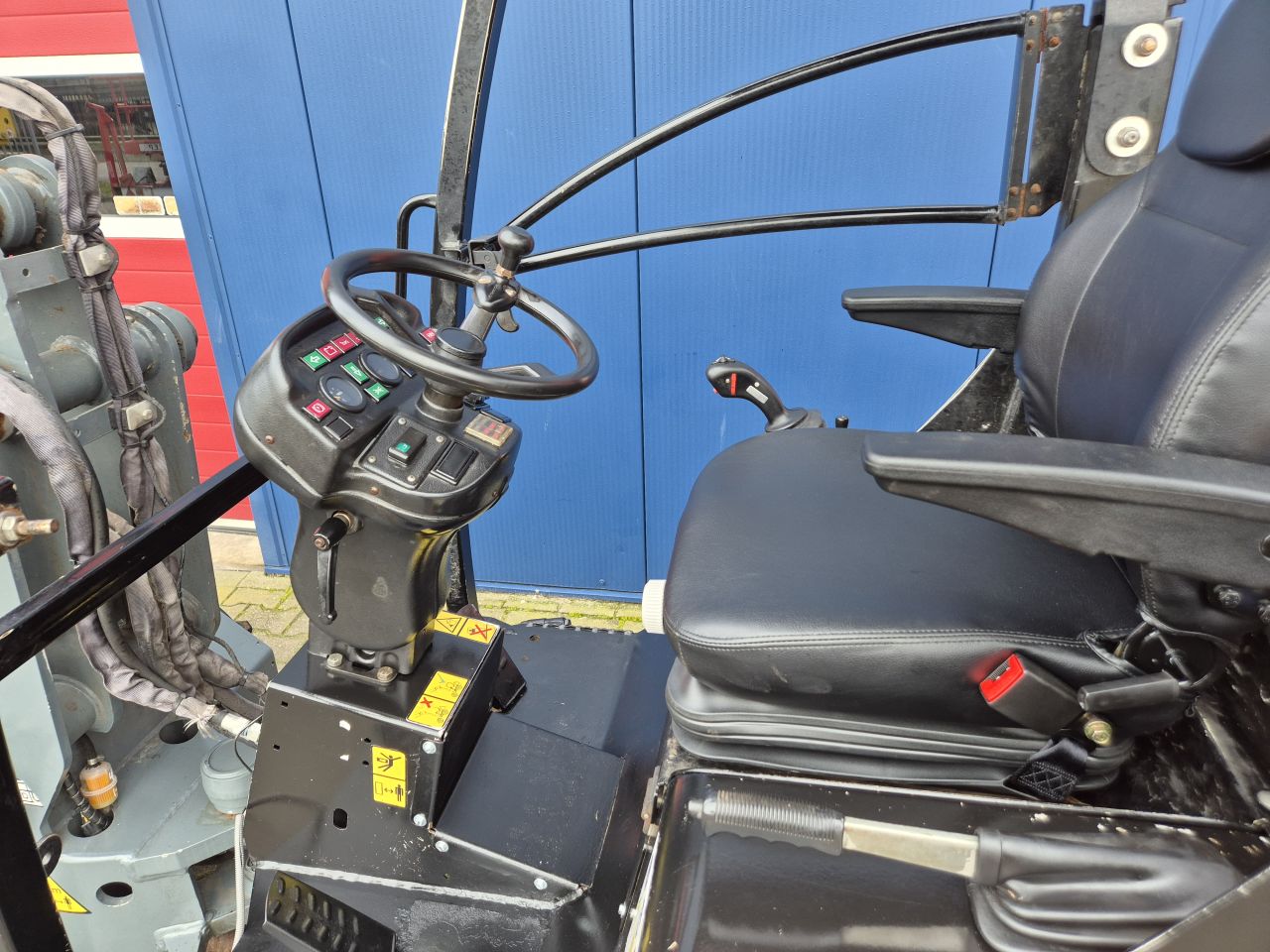 GIANT V452T SHOVEL MET KUBOTA 45PK BOUWJAAR 2013 EN KENTEKEN