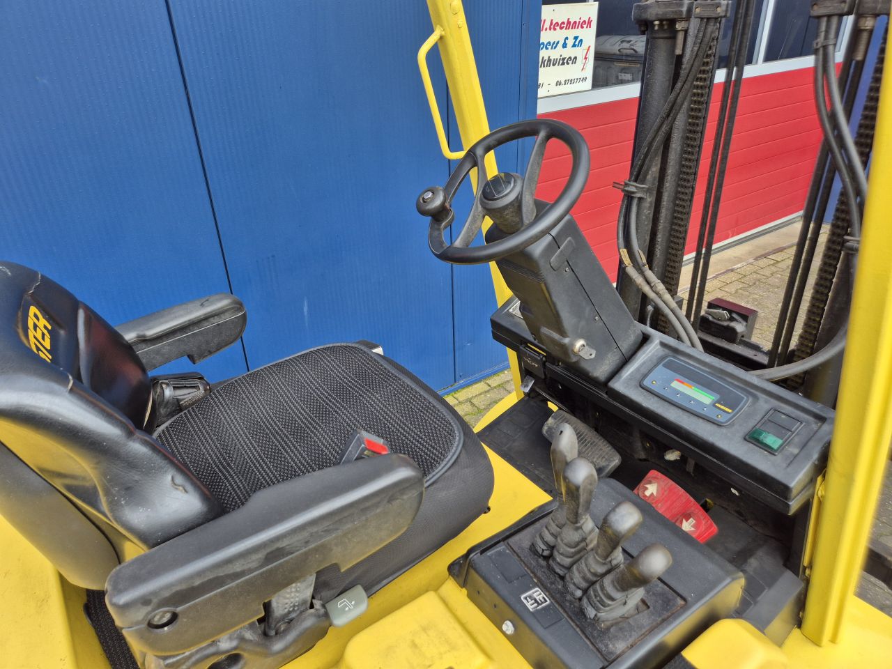 HYSTER E3.20 HEFTRUCK 3 TONS MET SIDESHIFT BOUWJAAR 2007
