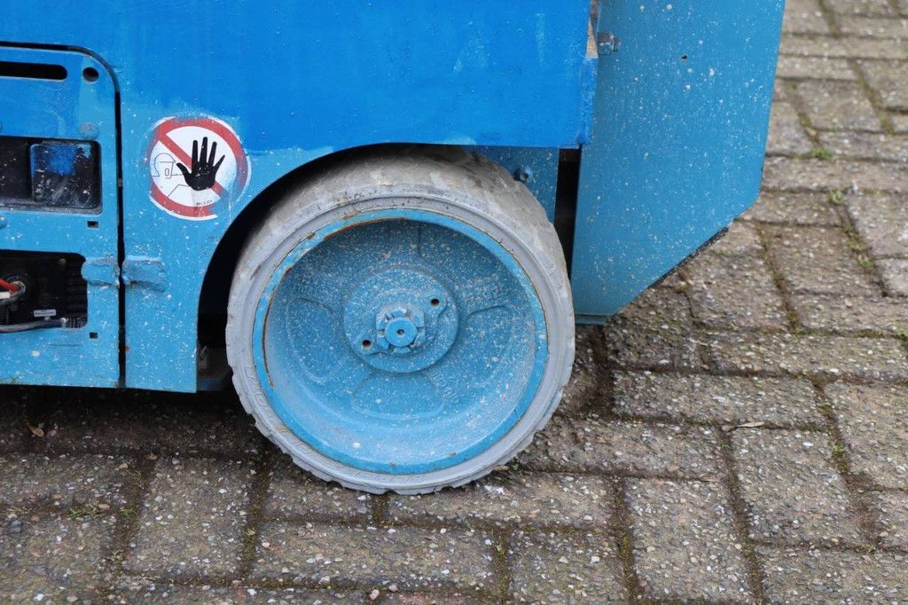 Scissor lift Genie GS-1932 Electric 7.6m 2013