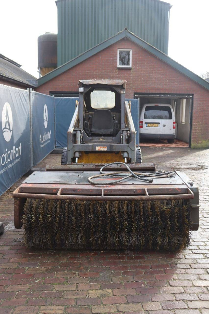 Skid steer loader Thomas Maximum Mass Diesel 2005